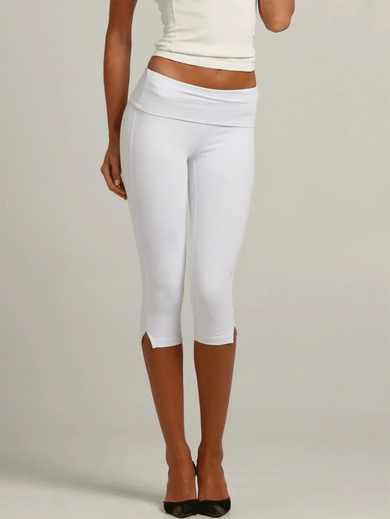 Women Y2K Low Waist White Capri Leggings With Utility Pockets