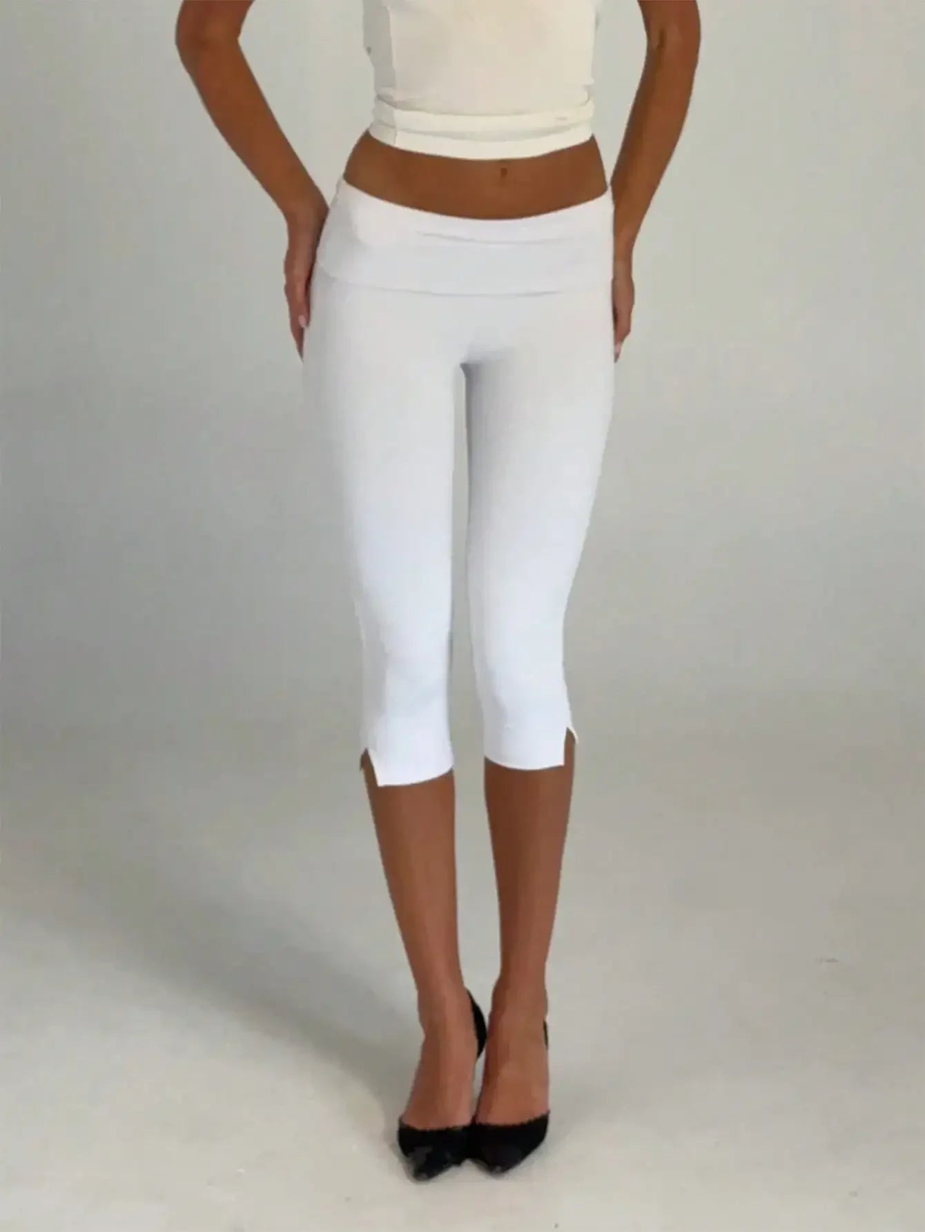 Women Y2K Low Waist White Capri Leggings With Utility Pockets
