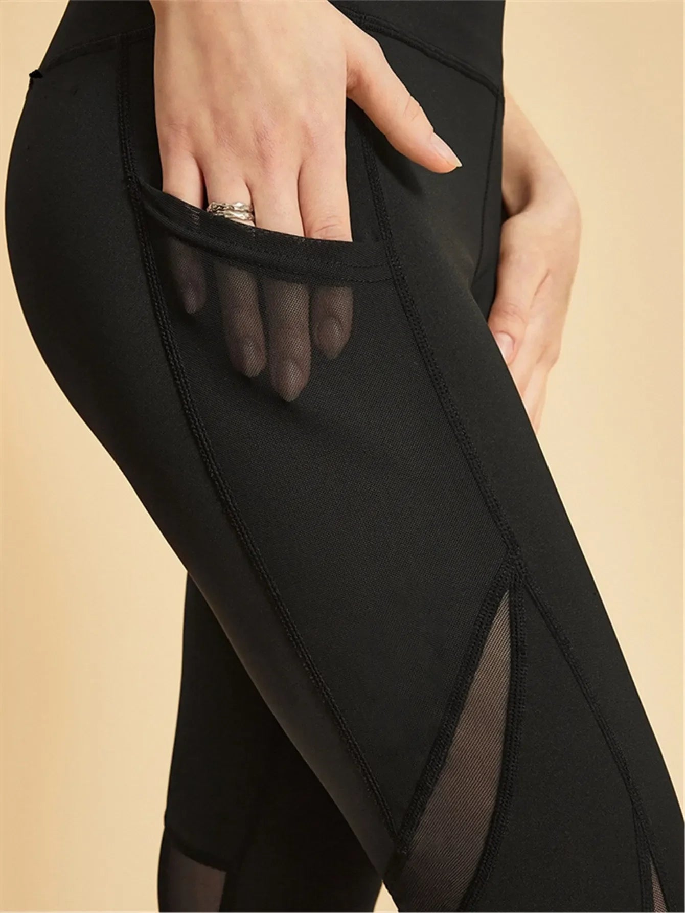 Butt Lifting Slimming Training Yoga Wrinkle-resistant Contrast Mesh Women Sports Legging